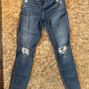 Abercrombie & Fitch Distressed Ankle Jeans in Blue